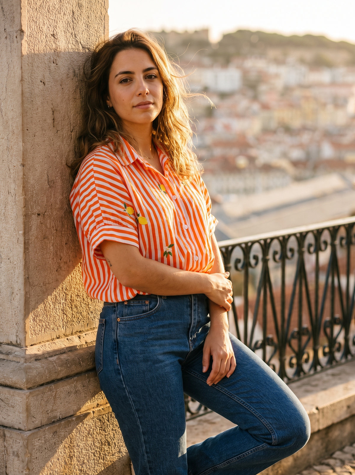 Blusa de Algodão às Riscas com Limões e Manga Curta