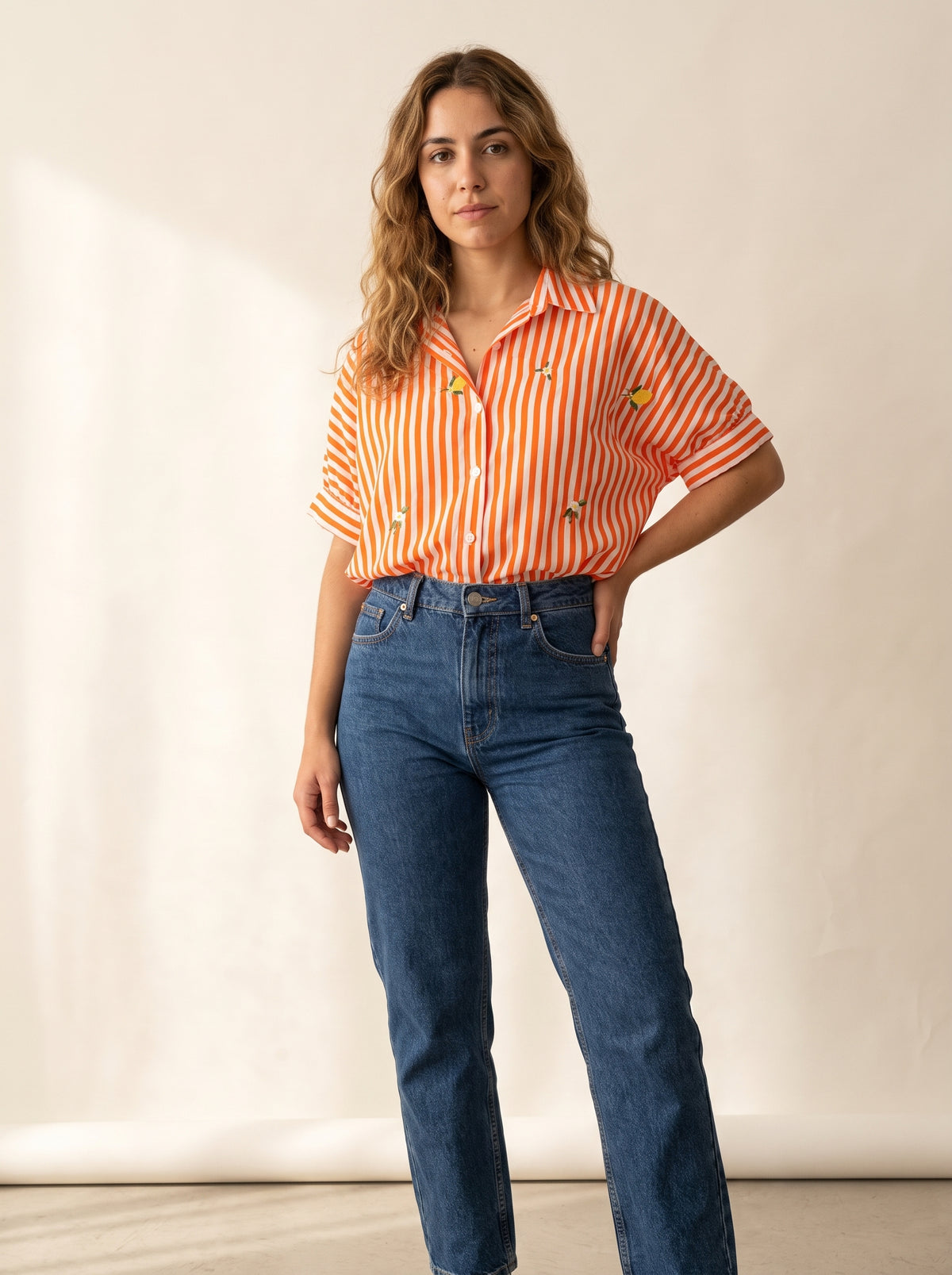 Blusa de Algodão às Riscas com Limões e Manga Curta
