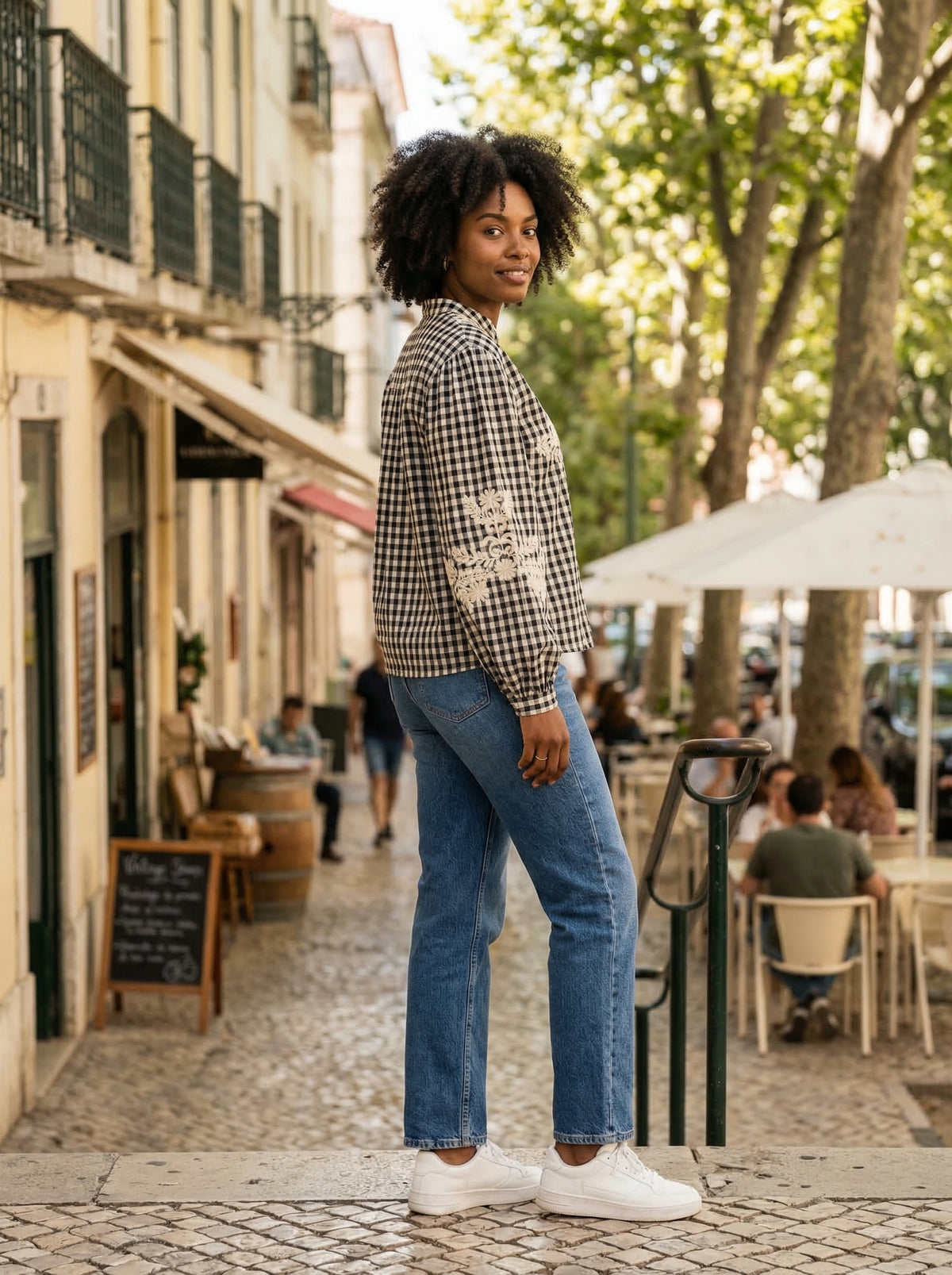 Blouse Christina - Default - Diversity model shot