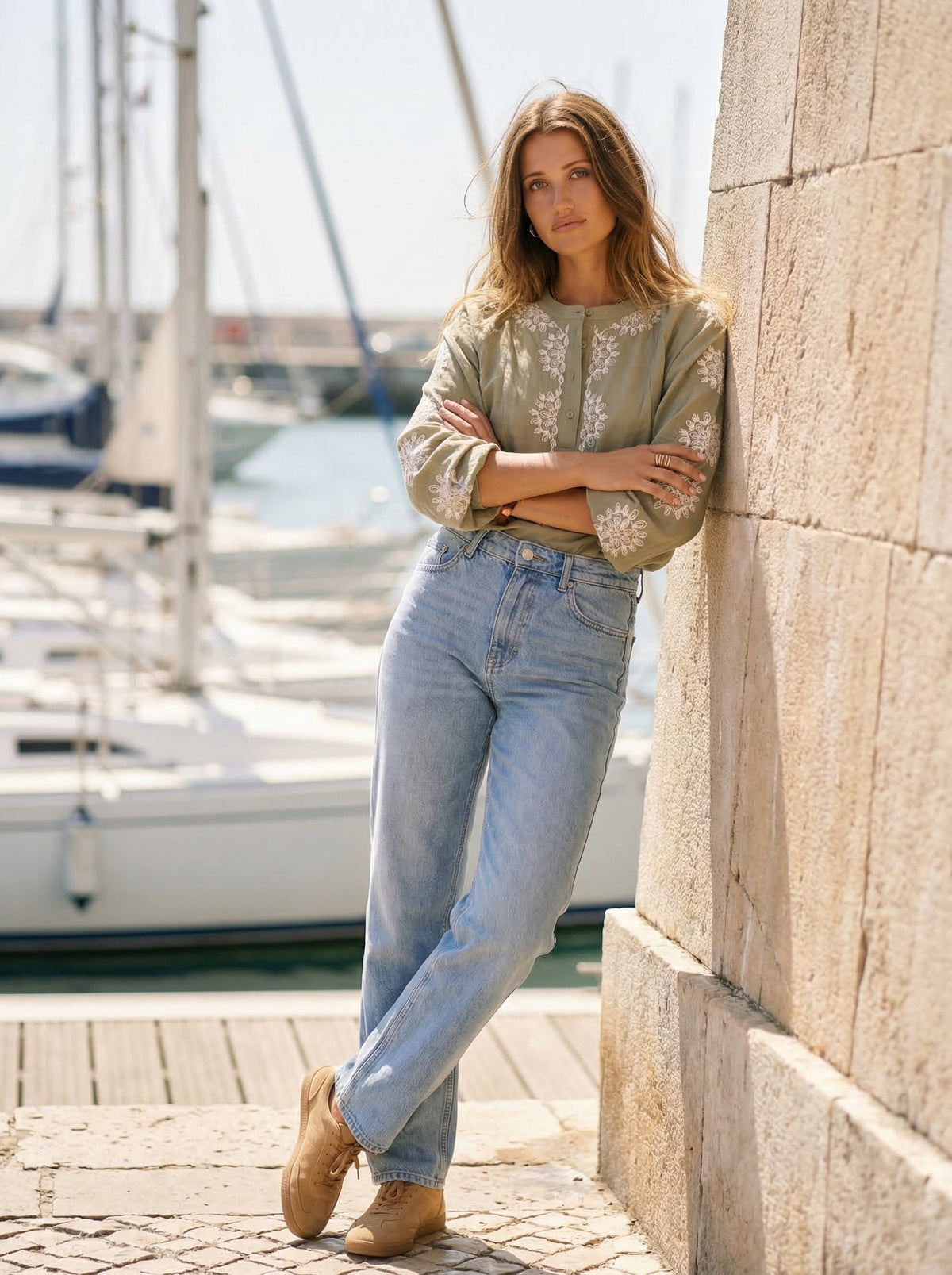 Blouse Martha - Default - Lifestyle editorial shot