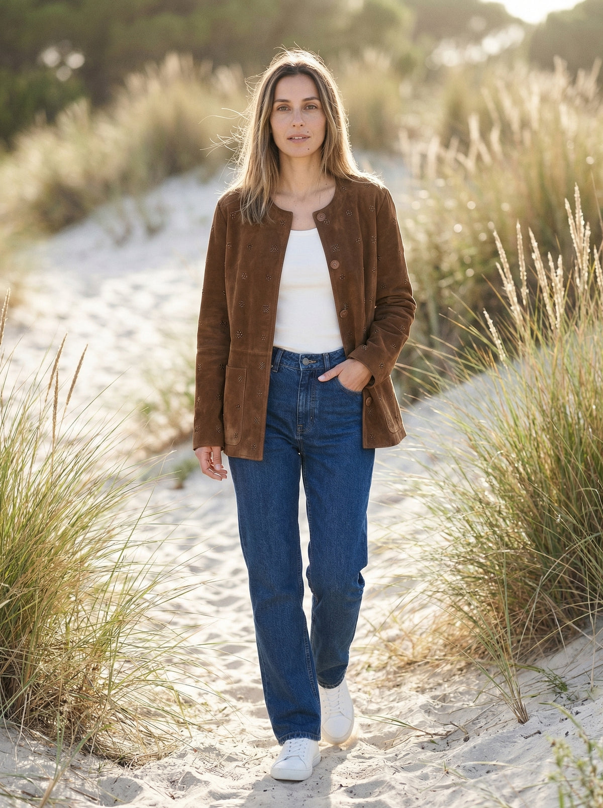 Jacket Indiana - Default - Lifestyle editorial shot, alternate setting