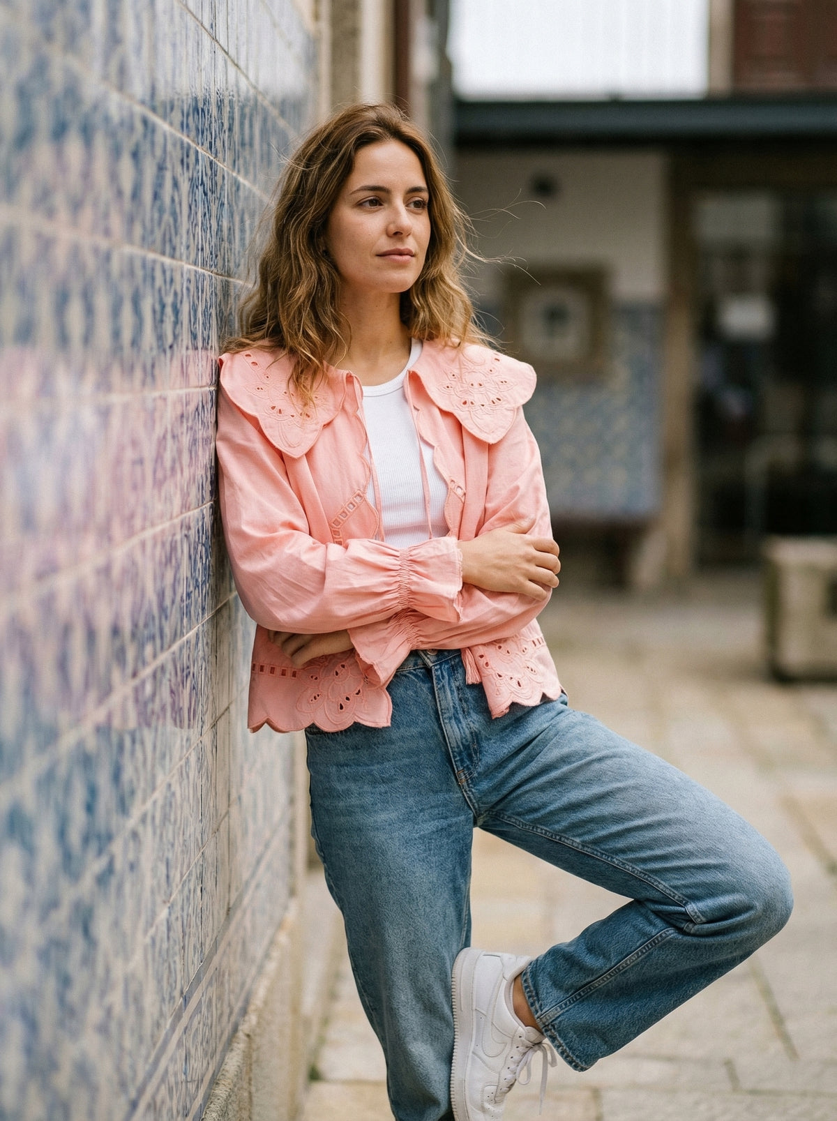 Blouse Rose - Default - Lifestyle editorial shot, alternate setting