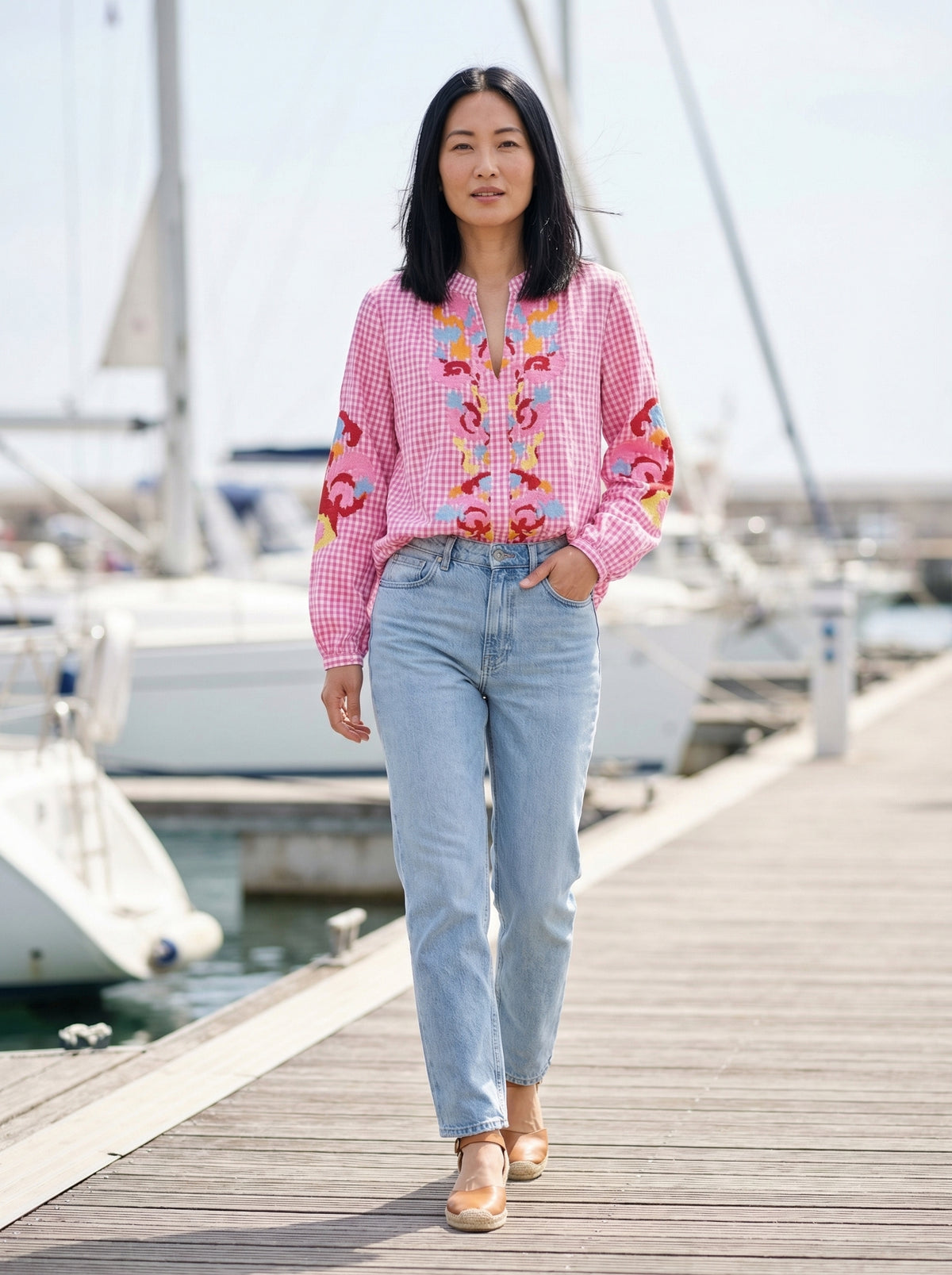 Blouse Pauline - Default - Lifestyle editorial shot