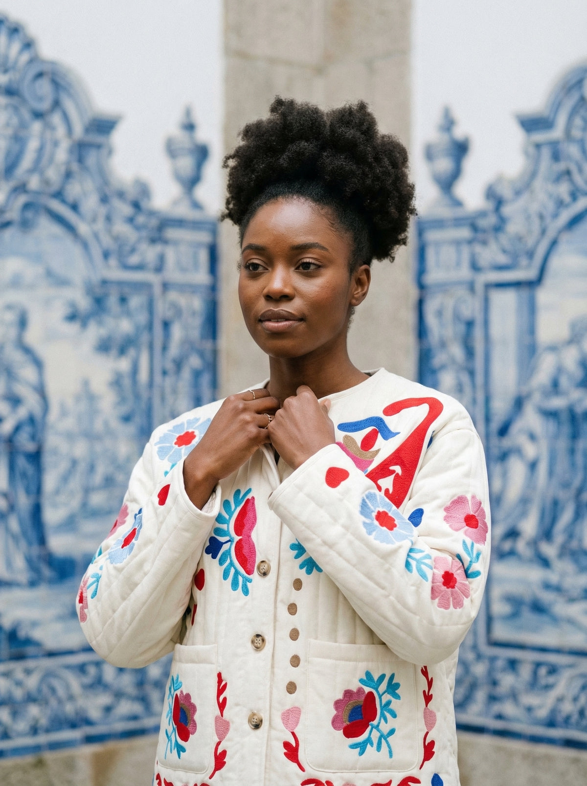 Jacket Sarah - Floral - Lifestyle editorial shot