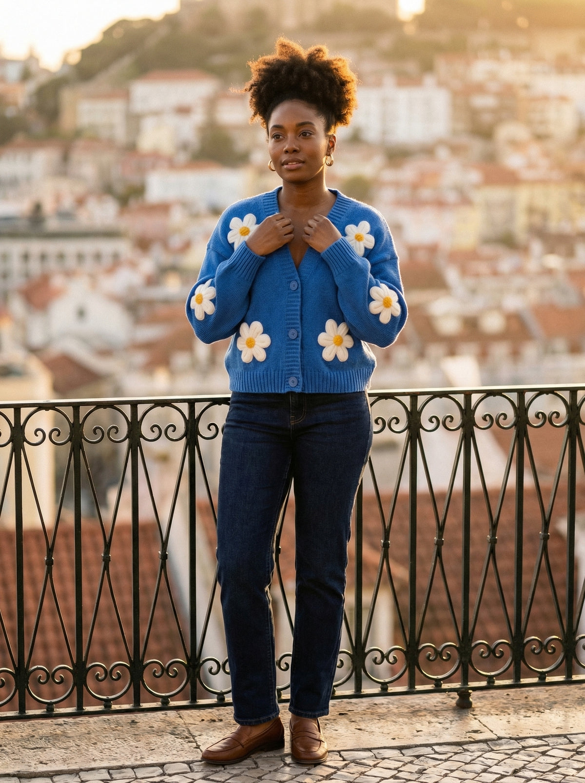 Cardigan Daisys - Navy Blue - Lifestyle editorial shot