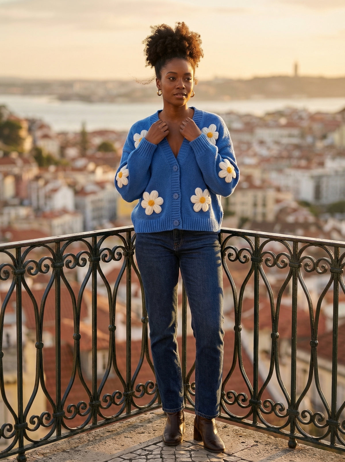 Cardigan Daisys - Navy Blue - Lifestyle editorial shot